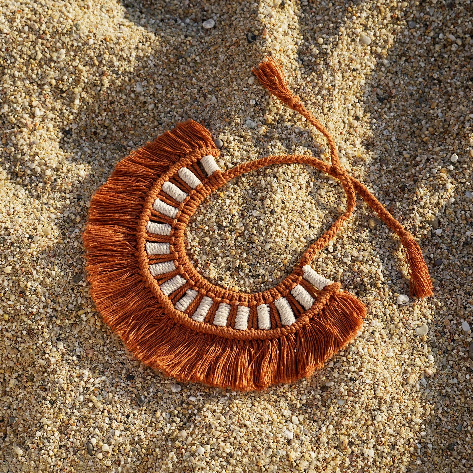 Detalle de tejido de macramé de Sandra Roig